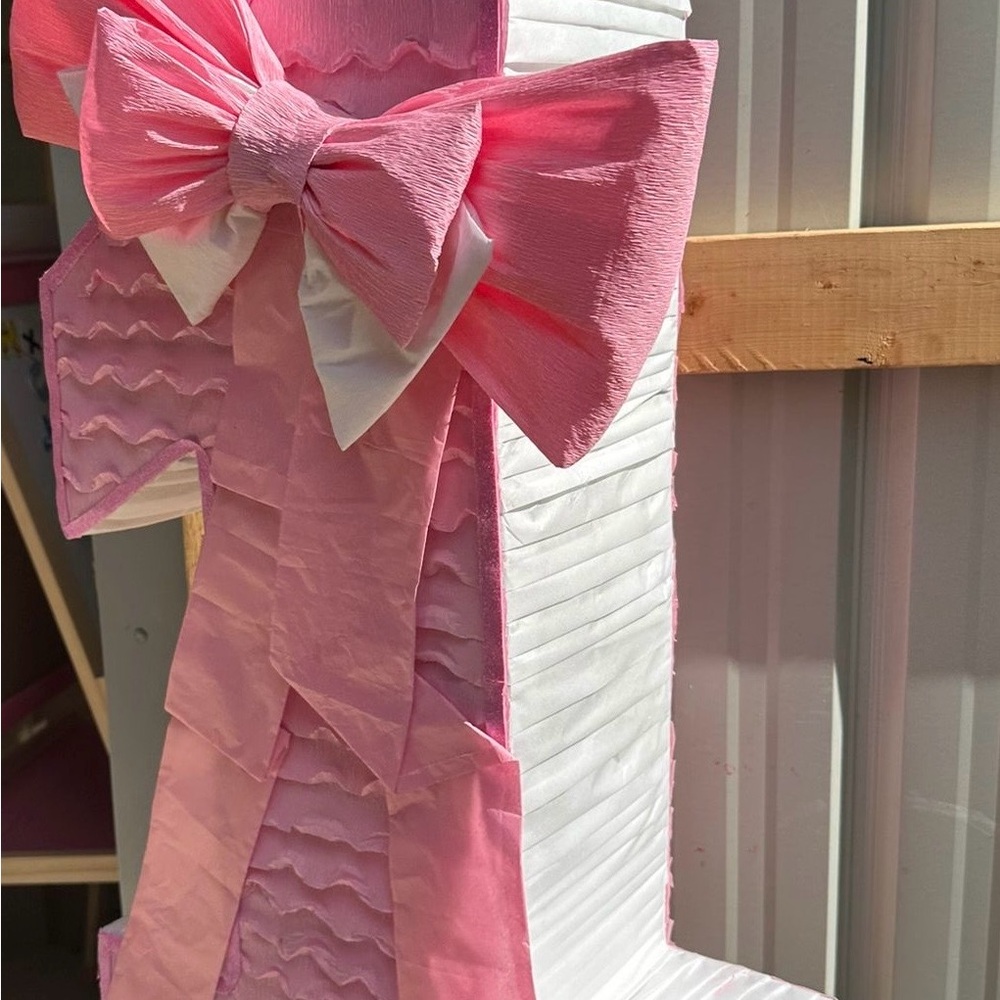 Pink and White Number One coquette piñata - Picture 4 of 8